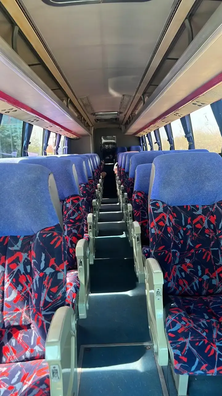 Bus 30 y 40 pax 4